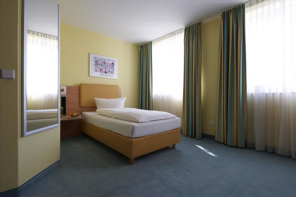 Intercityhotel Berlin Ostbahnhof Екстер'єр фото